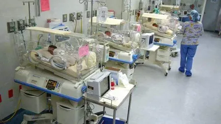 O femeie a născut nouă bebeluşi. Are 5 fete şi 4 băieți