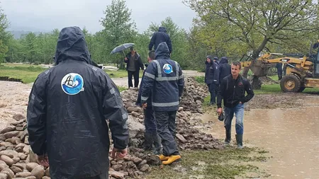 Viiturile au făcut prăpăd în Bihor. O casă a fost luată de ape, iar zeci de familii au fost evacuate