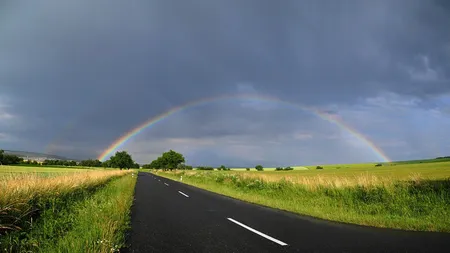 Prognoza meteo 25 mai. Vreme de vară, dar spre seară îşi fac apariţia ploile torenţiale şi vijeliile