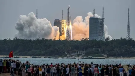 Racheta chineză scăpată de sub control intră sâmbătă după ora 17 în atmosfera Pământului. Experţii se întreabă încă unde se va prăbuşi