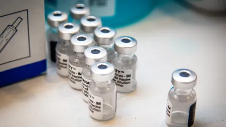 Bilanț vaccin Covid-19: Numărul românilor care s-au vaccinat cu prima doză rămâne scăzut. Doar 25.000 injectați cu o tranșă de vaccin. Situație îngrijorătoare