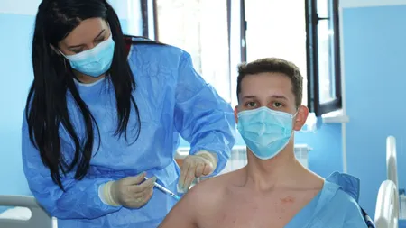 Maraton de vaccinare pentru tineri de 1 iunie. Prefectul Capitalei anunţă puncte mobile de vaccinare în cartiere