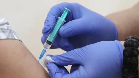 Zeci de spitale încep azi vaccinarea anti-Covid19 a pacienților internați