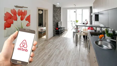 O turistă care a fost violată într-un apartament închiriat pe Airbnb, despăgubită cu 7 milioane de dolari