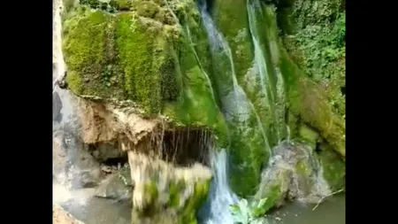 VIDEO cu momentul prăbuşirii unei părţi din cascada Bigăr. Romsilva: 