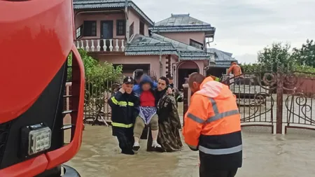 Bilanţul inundaţiilor. Doi morţi, o persoană dispărută şi zeci de localităţi afectate. Situaţia cea mai gravă e în Bilieşti, Vrancea