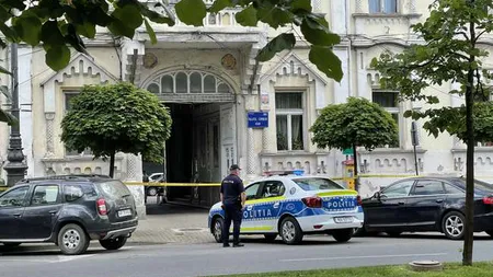 Alertă falsă cu bombă la Arad. Un bărbat care a uitat o valiză lângă Palatul Copiilor a pus pe jar autorităţile