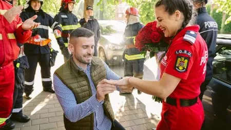 Tânără paramedic, cerută în căsătorie într-un mod inedit, chiar de ziua ei. Chemată să intervină la un accident, a fost cerută chiar de 