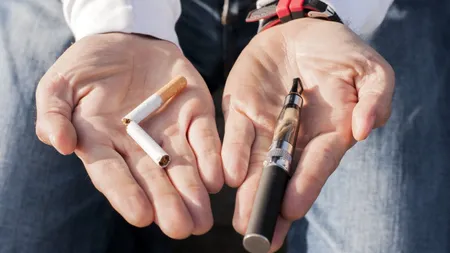 Mai mulți oameni de știință cer Comisiei Europene să evalueze riscul țigărilor electronice față de țigările tradiționale
