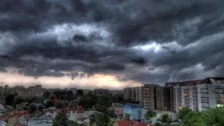 Furtuni violente în următoarele ore în România. A fost emisă alertă meteo COD PORTOCALIU