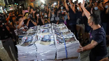 China a sugrumat ultima voce a democraţiei din Hong Kong. De ce a fost închis Apple Daily, singurul ziar care mai avea curaj să critice Beijingul