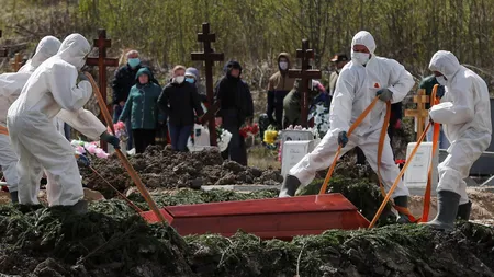 Numărul morţilor COVID a crescut cu peste 2000 după corectarea raportărilor din trecut