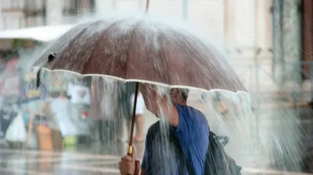 Prognoza meteo. Vreme instabilă în weekend. Se anunţă ploi şi vijelii