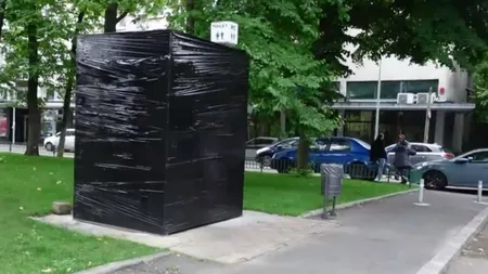 Toaletele stradale din Bucureşti, sigilate din lipsă de fonduri chiar înainte de Euro 2020. Mii de turişti, aşteptaţi în Capitală