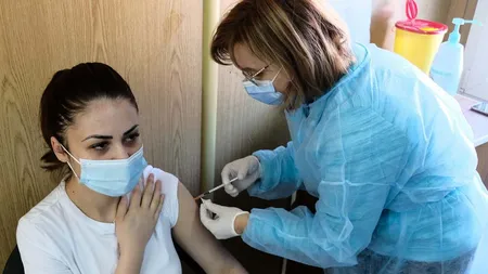 ZILE LIBERE pentru cine se vaccinează. Se aplică de joi, pot beneficia şi părinţii copiilor mai mici de 18 ani