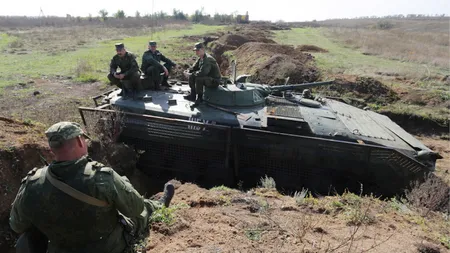 Focare de război în Est. Lupte cu morţi şi răniţi în Donbas, graniţe închise în Belarus şi nave atacate de Rusia în Marea Neagră