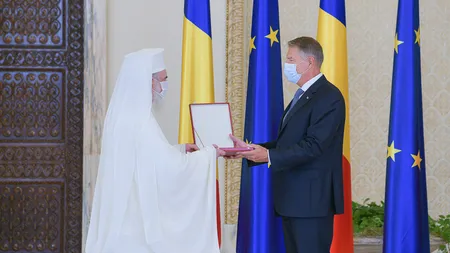 Patriarhul Daniel, decorat de președintele Iohannis chiar de ziua lui VIDEO