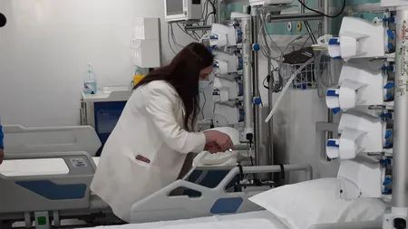 O femeie din Iaşi, în stare gravă la ATI după ce s-a tratat de Covid acasă. I-a fost teamă că oxigenul o va omorî
