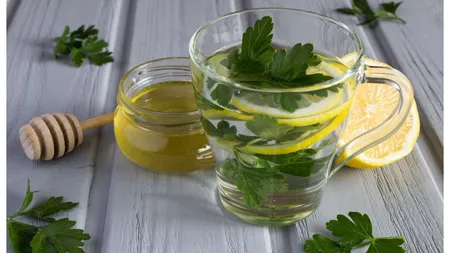 Dietă minune cu pătrunjel. Slăbeşti cinci kilograme în trei zile