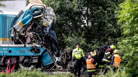 Accident mortal între două trenuri, în Cehia. Trei persoane au murit, iar alte zeci sunt rănite