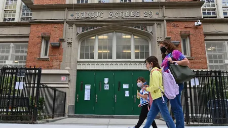 Profesorii şi ceilalţi angajaţi ai sistemului public de învăţământ din New York, obligaţi să se vaccineze anti-Covid