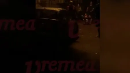 Un fost procuror din Bârlad şi-a sărbătorit ziua de naştere într-un mod atipic. A distrus mai multe maşini aflate în parcare