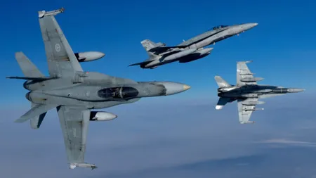 Aeronave militare ruse, interceptate deasupra Mării Negre de avioane române şi canadiene