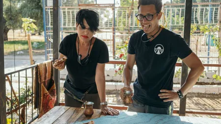 ASIA EXPRESS LIVE VIDEO A1 26 septembrie 2021. Concurenții au parte de experiențe culinare inedite: 