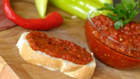Zacuscă de vinete, cea mai bună reţetă pentru la iarnă. Aşa îţi iese delicioasă