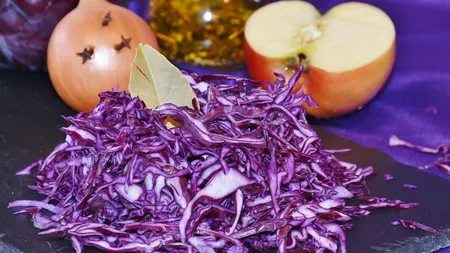 Alimentul banal pe care orice gospodină îl folosește și are beneficii uimitoare. Crește imunitatea, are puține calorii și e foarte bun pentru creier și inimă!