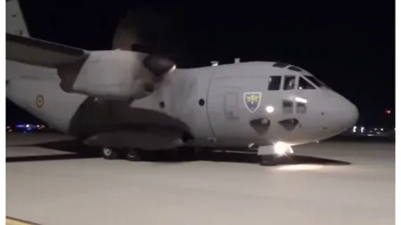 Pacienţi infectaţi cu COVID-19, transportaţi de urgenţă de la Bucureşti la Târgu Mureş cu o aeronavă militară