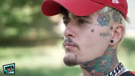 Zanni s-a întors la orfelinat. Când a ajuns, a izbucnit în plâns: 