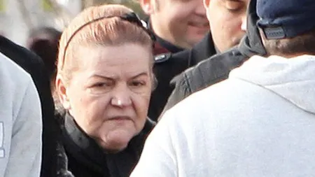 Maria Cârneci dă vina pe Clinica Nera pentru moartea lui Petrică Mîţu Stoian. 