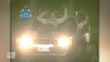 Un bărbat bea bere pe capota unei mașini, la 120 de km/h. Imaginile au devenit virale