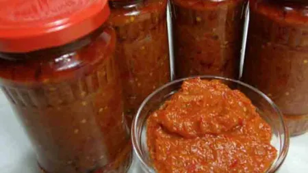 Zacusca de vinete e sănătate curată! Stimulează digestia, previne colesterolul și are o multitudine de vitamine! Iată cea mai savuroasă rețetă!