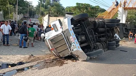 Trei zile de doliu naţional după accidentul soldat cu 55 de morţi în Mexic