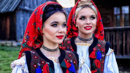 Suzana şi Daciana Vlad, gemenele folclorului maramureşean, decise să nu mai cânte niciodată de Revelion. Întâmplarea teribilă care le-a marcat existenţa şi în urma căreia au luat această decizie