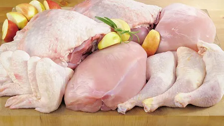 Mare atenție atunci când cumperi carne de pui. Această greșeală ți-ar putea pune sănătatea în pericol!
