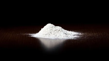 O fetiţă de 7 ani pregătea cocaina, iar mama și bunica ei o vindeau. Cele două femei au fost arestate
