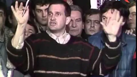 Mircea Dinescu îi apărarea lui Ion Iliescu în cazul Revoluţiei din 1989. 