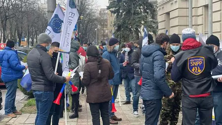 Proteste ale poliţiştilor în mai multe oraşe din ţară pentru salarii mărite: 