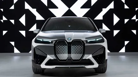 BMW lansează vopseaua care îşi schimbă culoarea la apăsarea unui buton. Tehnologia inovatoare, prezentată la CES 2022 FOTO&VIDEO