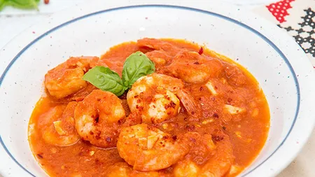 Inovația culinară care a uimit internetul. Cum să prepari creveții, în două mișcări. Gustul este delicios, iar rețeta a devenit virală pe rețelele de socializare!