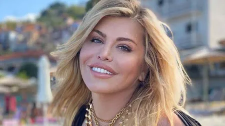 Monica Bîrlădeanu, uimită de cât de bine arată Loredana Groza la 54 de ani. Artista nu s-a ferit să se pozeze provocator