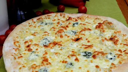 Rețetă de Pizza Quattro Formaggi. Cum să faci cea mai bună pizza acasă în câțiva pași simpli! Secretul pe care trebuie să îl știe orice gospodină!