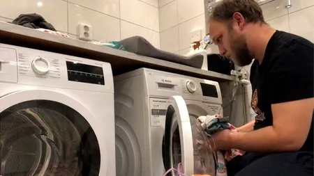 Cum scăpați de mucegaiul din mașina de spălat rufe. Trucuri simple la care poate apela oricine