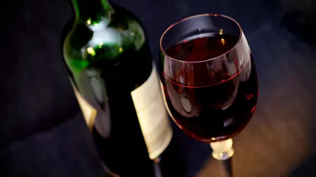 Ce cantitate de alcool ai voie să bei zilnic. Dacă depășești această doză poți să faci ciroză sau alte boli grave
