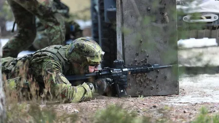 Războiul din Ucraina s-ar putea extinde. Letonia permite cetăţenilor săi să lupte în Ucraina