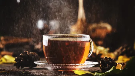 Ceaiul sărat, denumit şi ceaiul mahmurelii, are efecte miraculoase. Ce ingrediente surpriză are şi cum se prepară corect