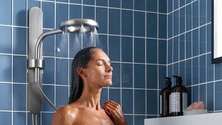 De ce nu este bine să faci duş în fiecare zi. Un reputat dermatolog atrage atenţia asupra pericolelor